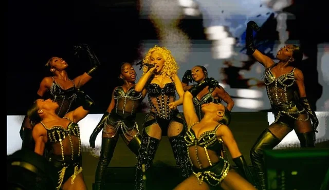 Cardi B t&euml;rheq v&euml;mendjen me paraqitjen e saj n&euml; New Orleans