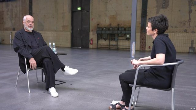DW: Rama s&euml;rish n&euml; Gjermani dhe m&euml; pak viza pune p&euml;r