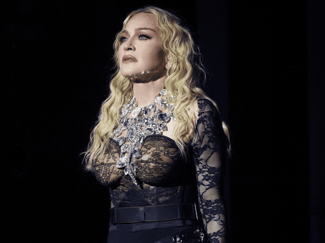 Madonna flet p&euml;r inteligjenc&euml;n artificiale: E kund&euml;rta e