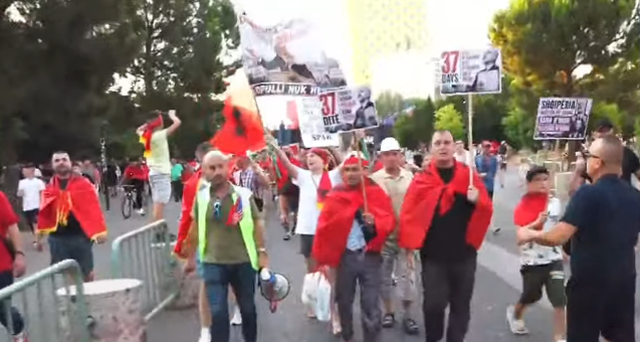 Dita e 37-të e protestës/ Vijon revolta qytetare, kërkohet