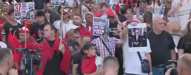 Dita e 37-t&euml; e protest&euml;s/ Vijon revolta qytetare, k&euml;rkohet