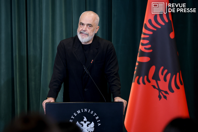 &ldquo;Revolucioni i flamingove nuk i ka shp&euml;tuar v&euml;mendjes s&euml;