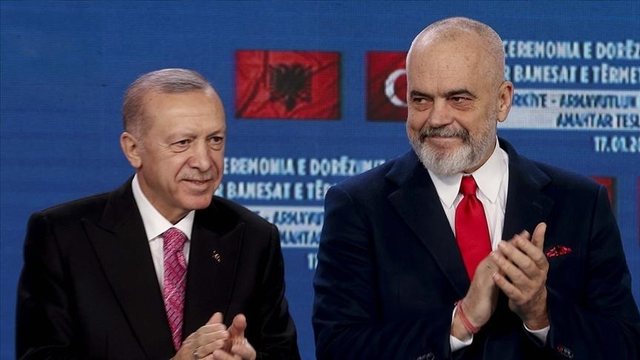 Rama niset drejt Turqis&euml;, merr pjes&euml; n&euml; samitin e NATO-s