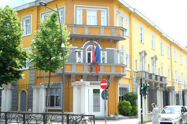 Dor&euml;hiqet Sekretari i P&euml;rgjithsh&euml;m i Ministris&euml; s&euml;
