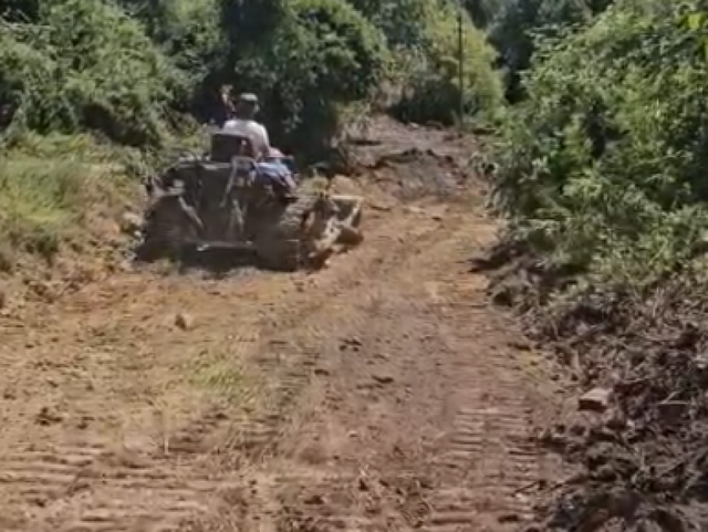 Banor&euml;t e Topojanit riparojn&euml; vet&euml; rrug&euml;n, k&euml;rkesat