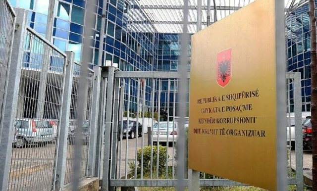 I akuzuar p&euml;r trafik droge nga Amerika Latine dhe pastrim parash/ Apeli i