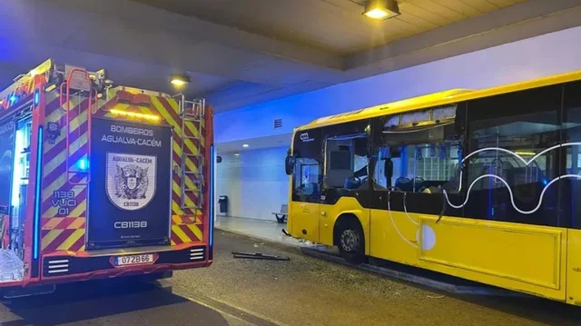 Aksident i r&euml;nd&euml;&nbsp;rrugor n&euml; Portugali/ Autobusi