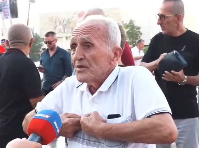 Dita e 38-t&euml; e protest&euml;s/ Vijon revolta qytetare, protestuesit