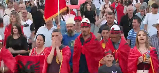 Dita e 38-t&euml; e revolt&euml;s qyetetare/ Nis marshimi drejt