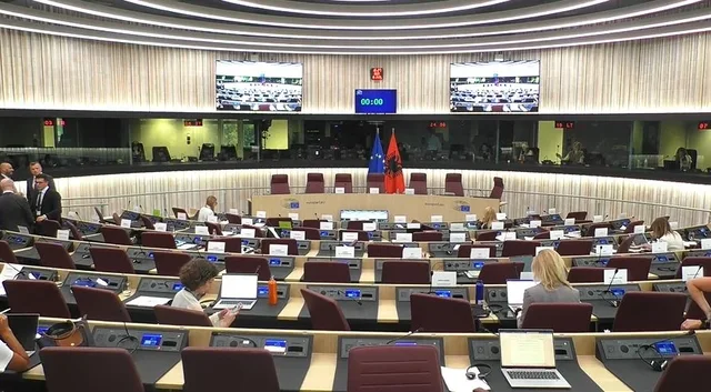 Mbledhja e Stabilizim Asociimit Shqip&euml;ri-BE/ Zyrtari i