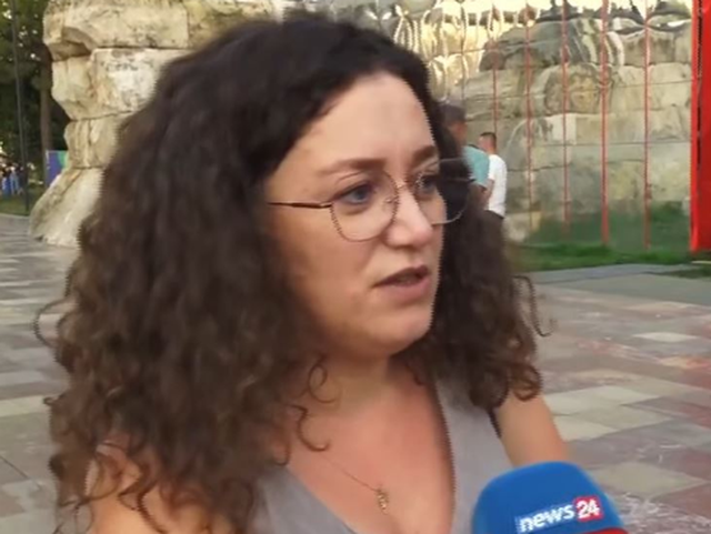 Dita e 39-t&euml; e protest&euml;s/ Qytetar&euml;t vijojn&euml;