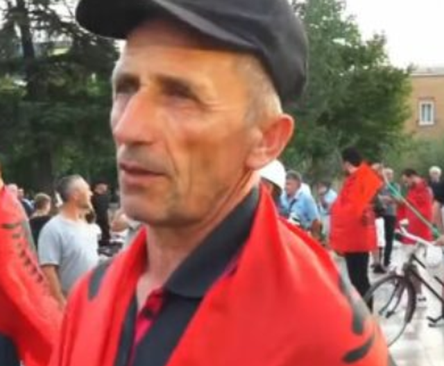 Dita e 39-t&euml; e protest&euml;s/ Qytetar&euml;t vijojn&euml;