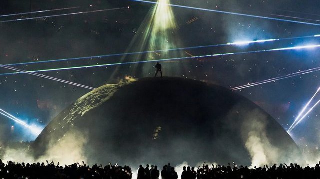 4 mln euro p&euml;r koncertin e Kanye West, Auron Tare ironizon qeverin&euml;: