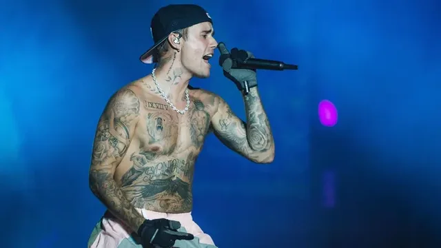 Justin Bieber në spektaklin e finales së Botërorit 2026
