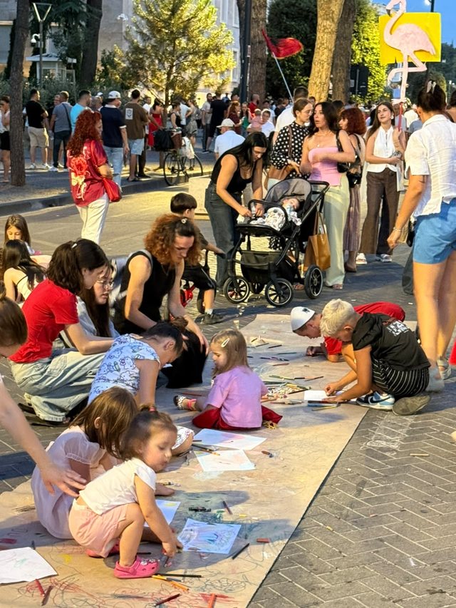 40 dit&euml; protesta para Kryeministris&euml;, f&euml;mij&euml;t b&euml;hen