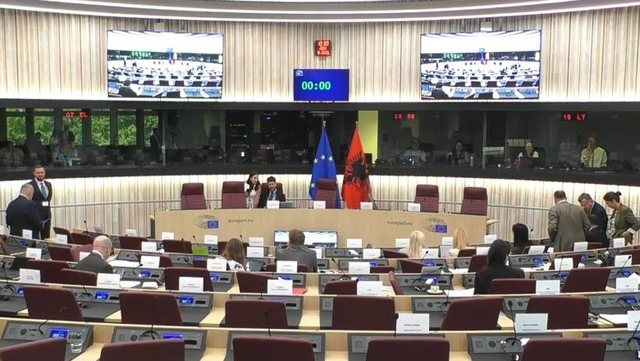 D&euml;shton miratimi i rezolut&euml;s s&euml; p&euml;rbashk&euml;t PS-PD