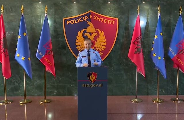 Ndalimi i tre deputet&euml;ve t&euml; VLEN n&euml; Qaf&euml;-Than&euml;, Hita: