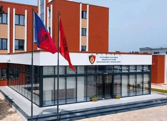 Krim në familje/ Burri vret me çifte bashkëshorten në