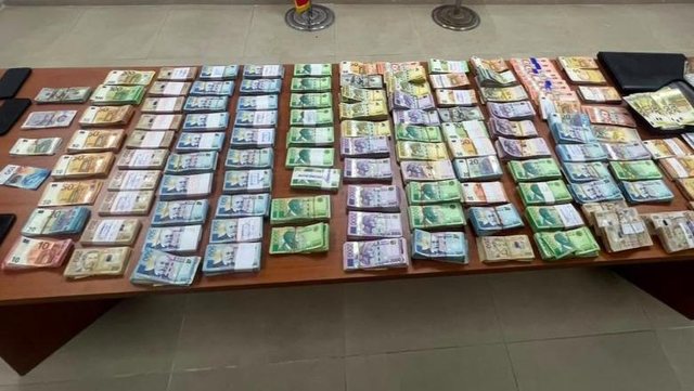 Administronin 6 pika k&euml;mbimi valutor pa licenca, Policia e Beratit l&euml;