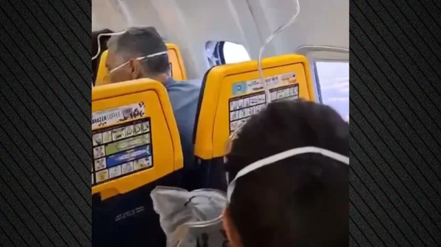 Momente tmerri n&euml; aj&euml;r, thyhet dritarja e avionit gjat&euml;