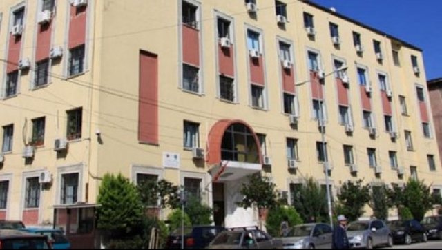 Falsifikuan dhe tjet&euml;rsuan pronat n&euml; ASHK Durr&euml;s/
