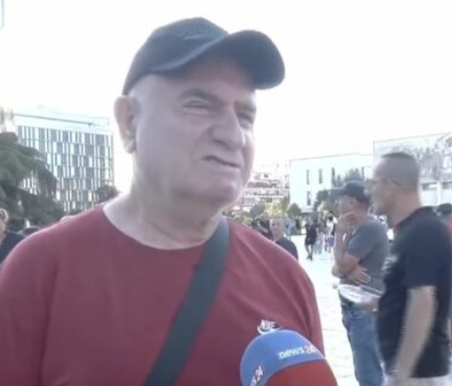 Dita e 41-t&euml; e protest&euml;s/ Qytetar&euml;t vijojn&euml; revolt&euml;n e