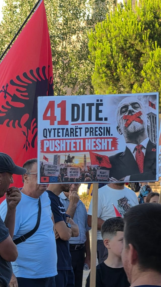 Dita e 41-të e protestës/ Qytetarët vijojnë revoltën e