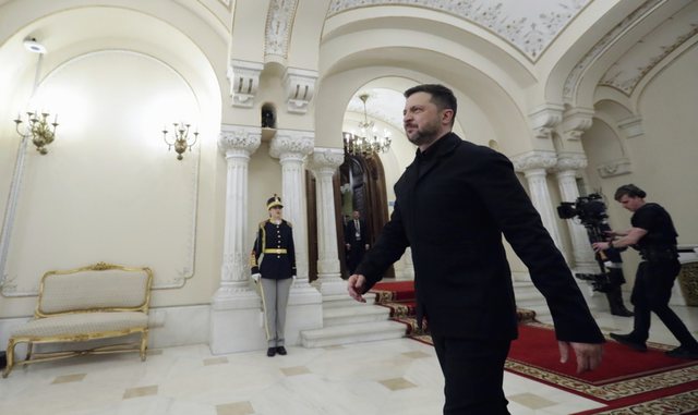 Lufta n&euml; Ukrain&euml;/ Zelensky formon komand&euml; speciale p&euml;r