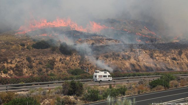 12 viktima dhe shumë të zhdukur nga zjarret në Spanjë,