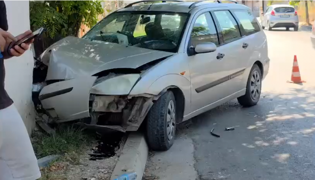 Aksident n&euml; Fier/ Automjeti del nga rruga, plagoset nj&euml; i mitur