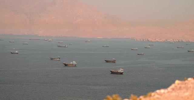 Irani q&euml;llon anijen dhe mbyll Ngushtic&euml;n e Hormuzit, SHBA-t&euml;