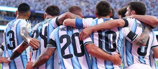 Argjentina e Messit, do t&euml; luaj&euml; gjysm&euml;finalen e gjasht&euml;