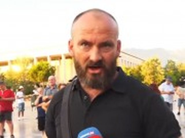 Dita e 43-t&euml; e protest&euml;s/ Qytetar&euml;t zbresin s&euml;rish n&euml;