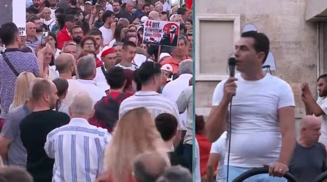 44 dit&euml; revolt&euml; qytetare/ Protestuesit t&euml; vendosur p&euml;r