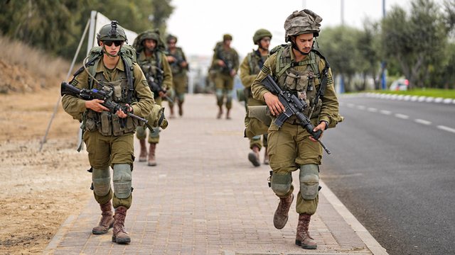 Bisedimet Liban-Izrael/ Diskutohet t&euml;rheqja e forcave izraelite nga Libani