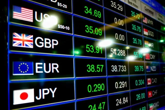 Rekrutohet si punonj&euml;se n&euml; exchange, gruaja vjedh mij&euml;ra euro