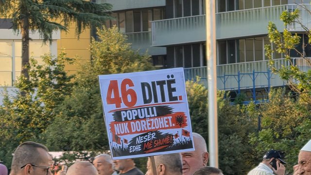 Dita 46-të e protestës/ Qyetarët vijojnë revoltën,