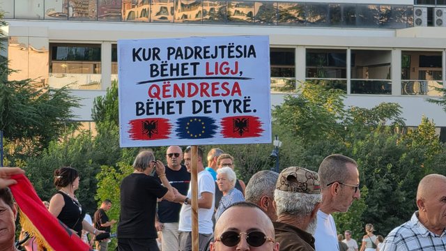 Dita 46-të e protestës/ Qyetarët vijojnë revoltën,