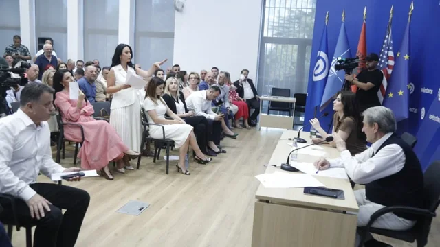 P&euml;rplasje brenda PD/ Ilirjana Ku&ccedil;ana akuzon lidershipin p&euml;r