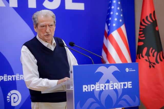 Rip&euml;rt&euml;ritja e partis&euml;/ Berisha uron drejtuesit e rinj t&euml;