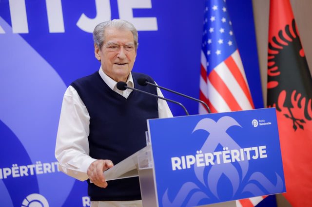 Rip&euml;rt&euml;ritja e partis&euml;/ Berisha uron drejtuesit e rinj t&euml;