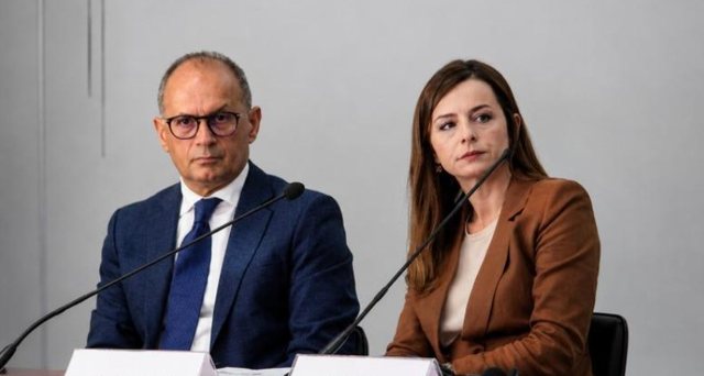 Gjykata Administrative rikthen n&euml; detyr&euml; dekanen e Fakultetit t&euml;