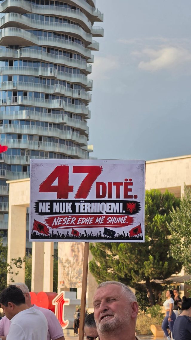 Dita e 47-t&euml; e protest&euml;s/ Qytetar&euml;t zbresin s&euml;rish n&euml;
