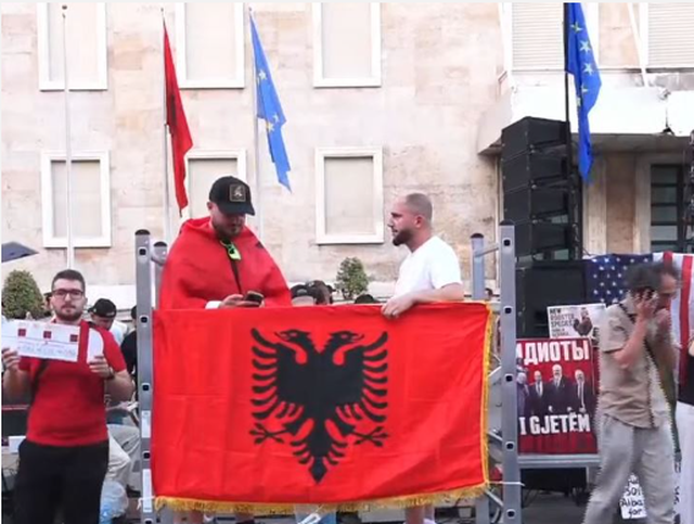 Dita e 48-t&euml; e protest&euml;s/&nbsp;Aktivisti: Duam qeveri tranzitore