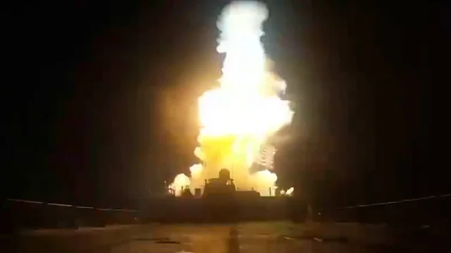 P&euml;rshall&euml;zohet konflikti SHBA-Iran, sulme ndaj bazave amerikane dhe