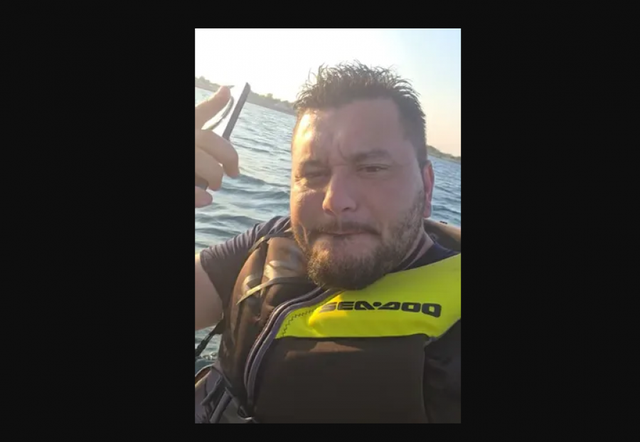 Kaloi ilegalisht n&euml; SHBA me motor uji dhe hyri Live n&euml; rrjetet