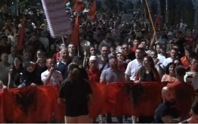 &ldquo;Nes&euml;r m&euml; shum&euml;&rdquo;/ Mbyllet protesta e 49-t&euml;,