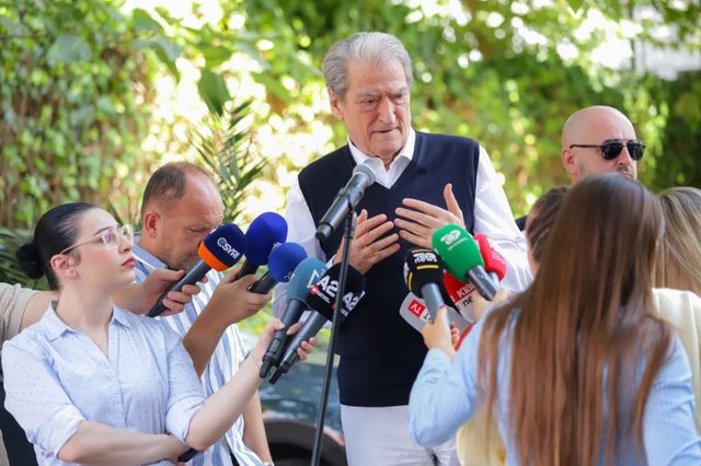 Berisha tregon mesazhin: Dumani &euml;sht&euml; avokati i narkoshtetit,