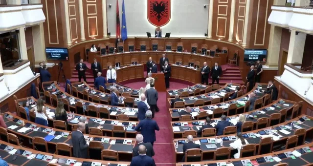 Raportimi i Endri Shabanit sjell p&euml;rplasje n&euml; Kuvend, PD: U zgjodh