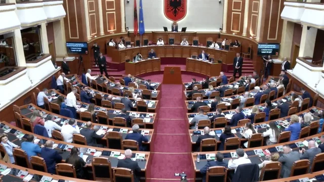Raportimi i Endri Shabanit sjell p&euml;rplasje n&euml; Kuvend, PD: U zgjodh